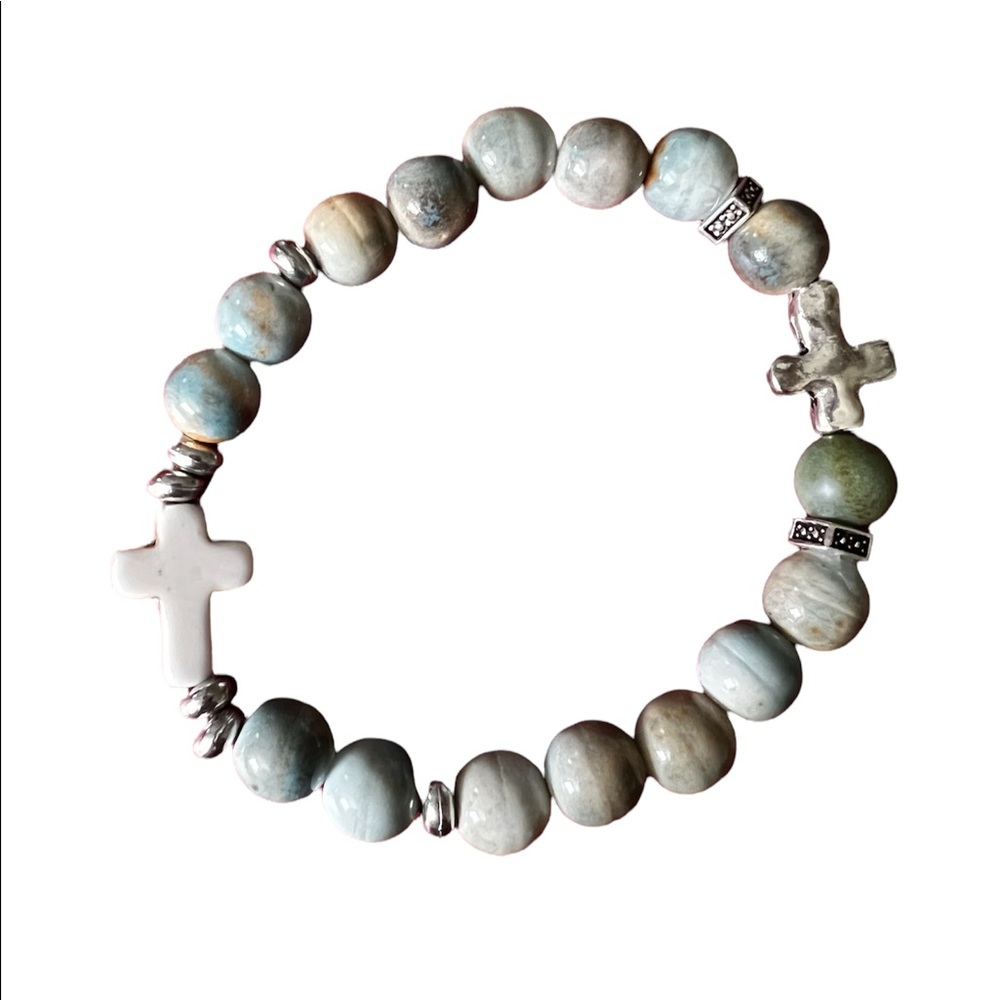 Bead bracelet with cross